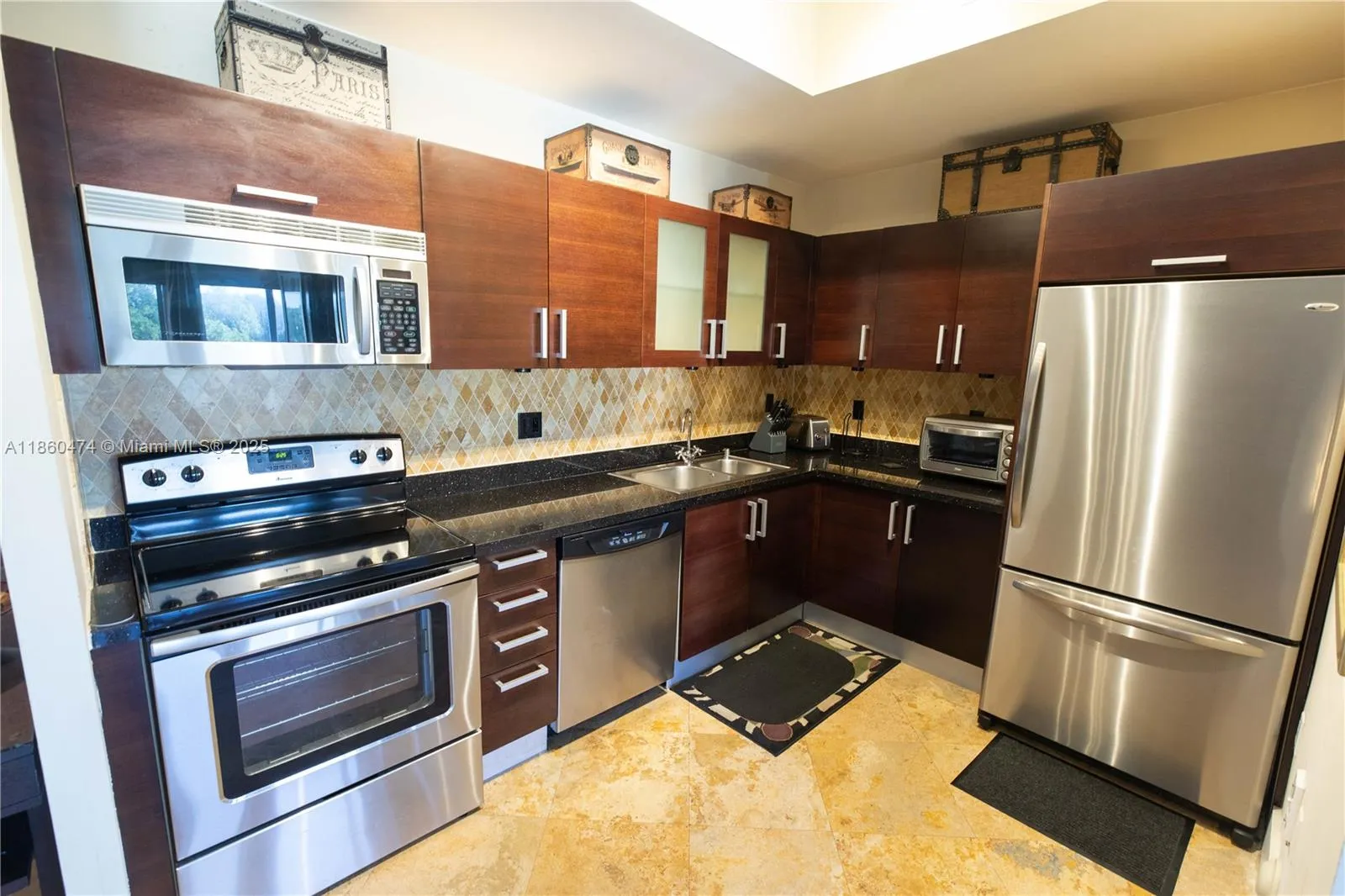 3250 Grand Ave 404, Miami, Florida 33133, Miami, Florida 33133, 1 Bedroom Bedrooms, ,2 BathroomsBathrooms,Residential Lease,For Rent,3250 Grand Ave 404, Miami, Florida 33133,A11860474