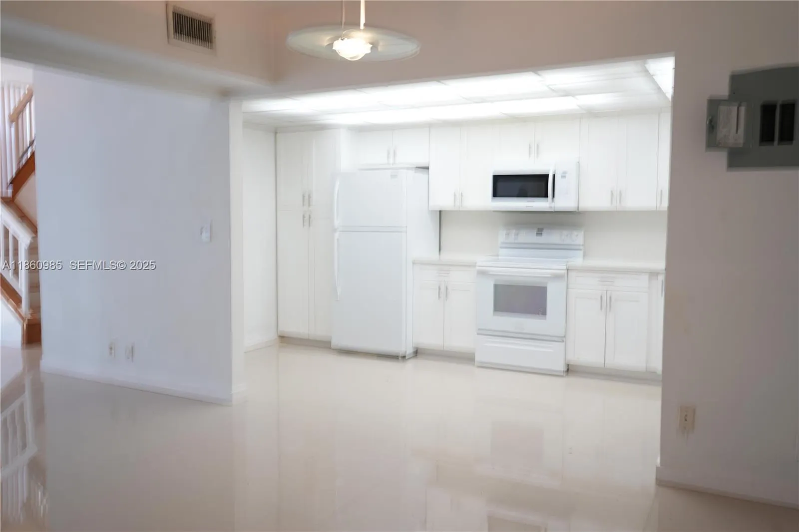 2800 S University Dr 2a, Davie, Florida 33328, Davie, Florida 33328, 3 Bedrooms Bedrooms, ,2 BathroomsBathrooms,Residential,For Sale,2800 S University Dr 2a, Davie, Florida 33328,A11860985