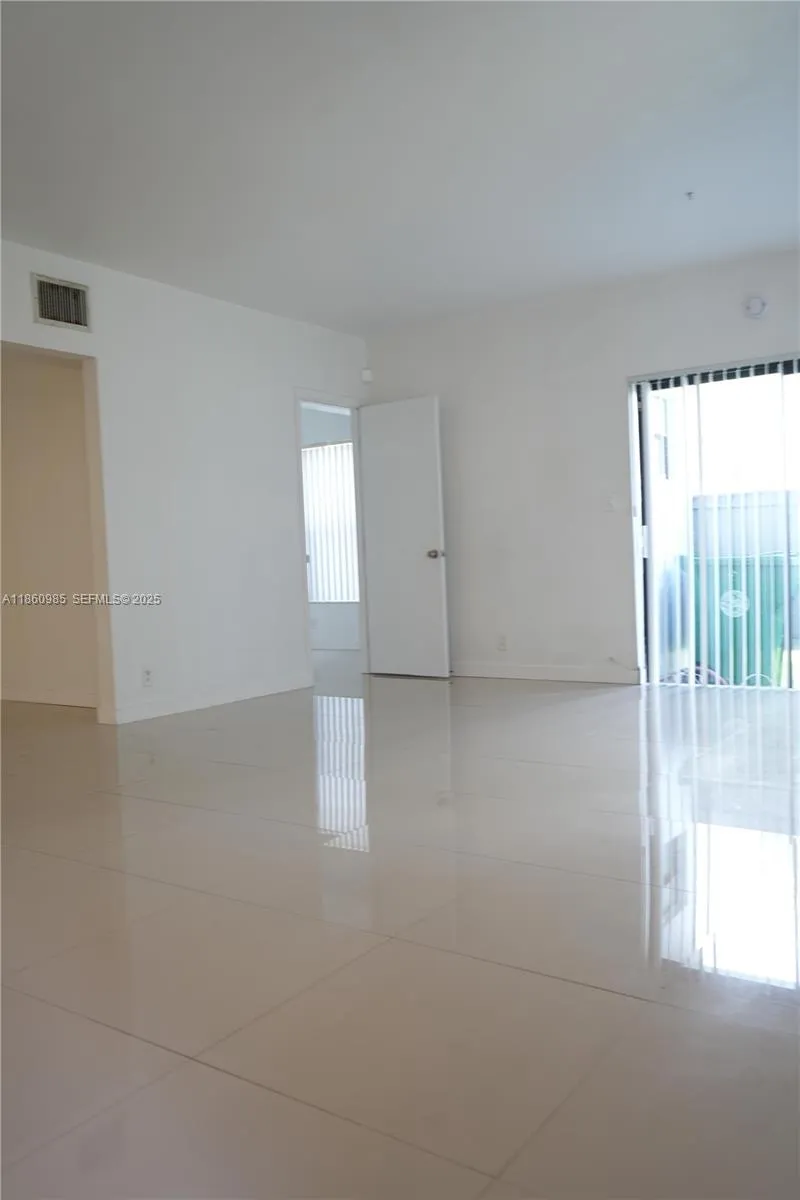 2800 S University Dr 2a, Davie, Florida 33328, Davie, Florida 33328, 3 Bedrooms Bedrooms, ,2 BathroomsBathrooms,Residential,For Sale,2800 S University Dr 2a, Davie, Florida 33328,A11860985