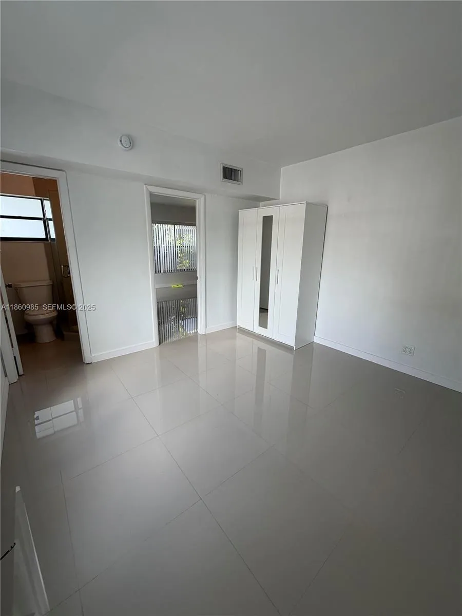 2800 S University Dr 2a, Davie, Florida 33328, Davie, Florida 33328, 3 Bedrooms Bedrooms, ,2 BathroomsBathrooms,Residential,For Sale,2800 S University Dr 2a, Davie, Florida 33328,A11860985