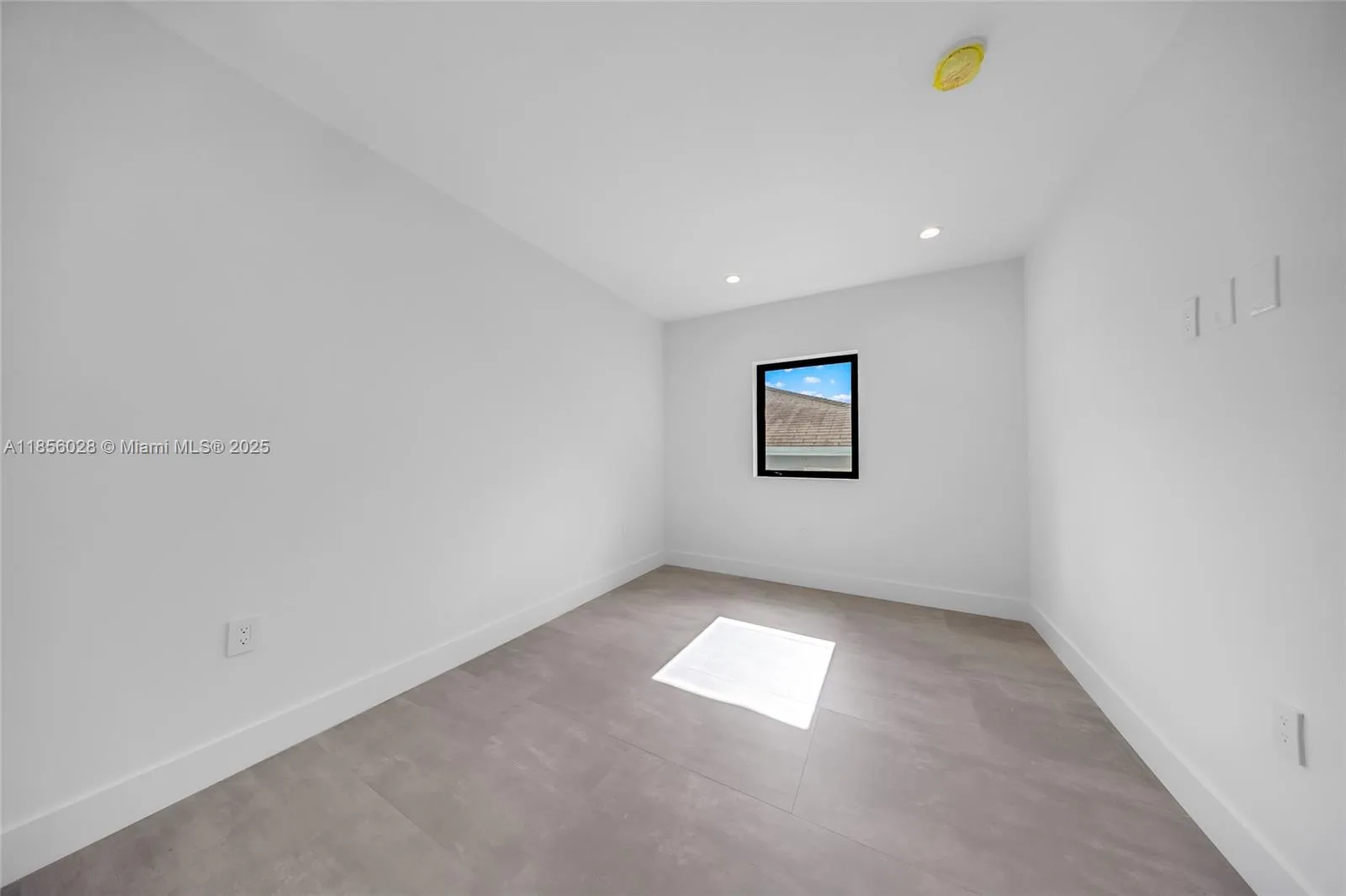 2151 Nw 1st Ter, Miami, Florida 33125, Miami, Florida 33125, ,Residential Income,For Sale,2151 Nw 1st Ter, Miami, Florida 33125,A11856028