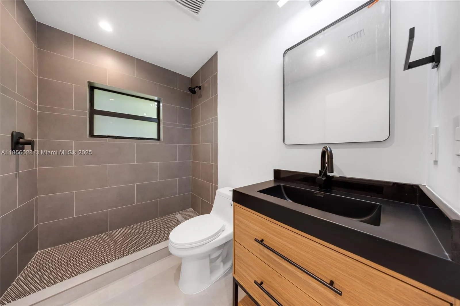 2151 Nw 1st Ter, Miami, Florida 33125, Miami, Florida 33125, ,Residential Income,For Sale,2151 Nw 1st Ter, Miami, Florida 33125,A11856028