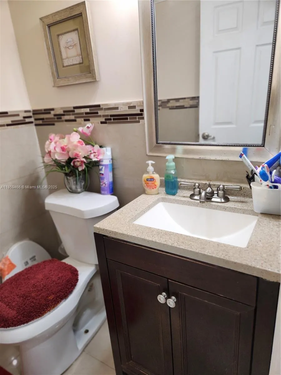 8360 Nw 8th St 6-2, Miami, Florida 33126, Miami, Florida 33126, 2 Bedrooms Bedrooms, ,2 BathroomsBathrooms,Residential,For Sale,8360 Nw 8th St 6-2, Miami, Florida 33126,A11859466