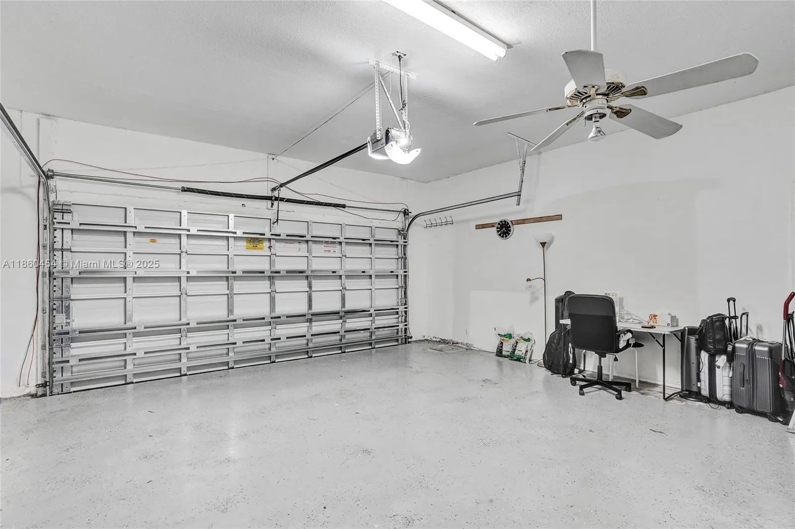 1485 W Lacosta Dr W, Pembroke Pines, Florida 33027, Pembroke Pines, Florida 33027, 4 Bedrooms Bedrooms, ,2 BathroomsBathrooms,Residential,For Sale,1485 W Lacosta Dr W, Pembroke Pines, Florida 33027,A11860454