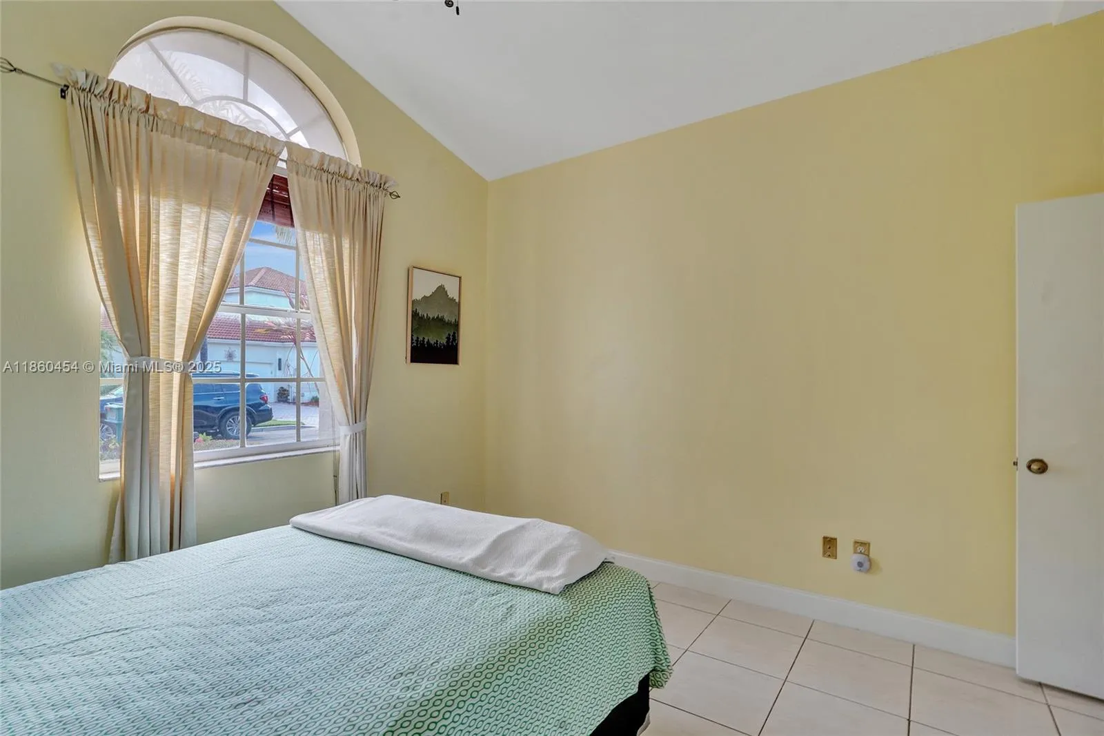 1485 W Lacosta Dr W, Pembroke Pines, Florida 33027, Pembroke Pines, Florida 33027, 4 Bedrooms Bedrooms, ,2 BathroomsBathrooms,Residential,For Sale,1485 W Lacosta Dr W, Pembroke Pines, Florida 33027,A11860454