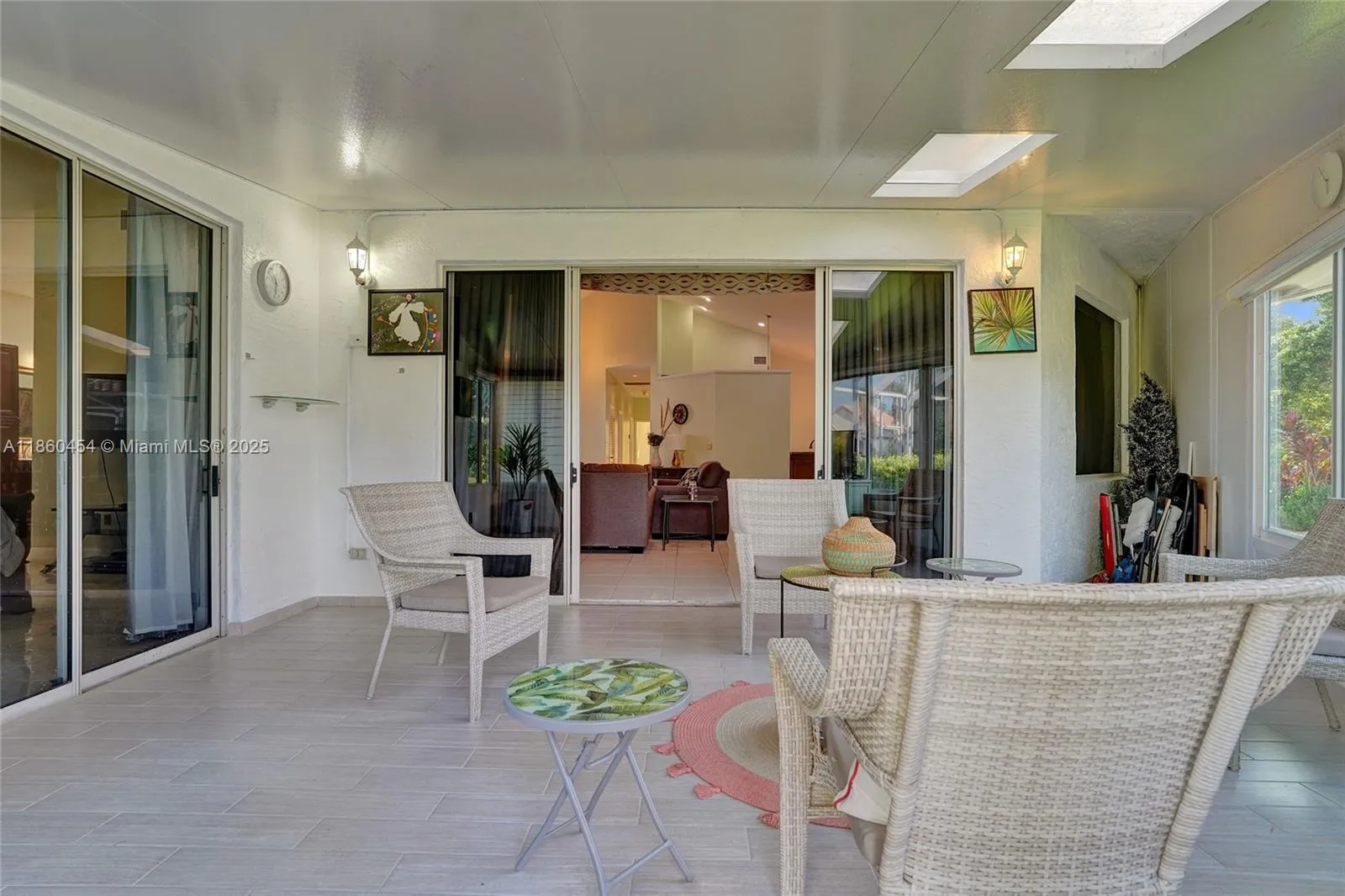 1485 W Lacosta Dr W, Pembroke Pines, Florida 33027, Pembroke Pines, Florida 33027, 4 Bedrooms Bedrooms, ,2 BathroomsBathrooms,Residential,For Sale,1485 W Lacosta Dr W, Pembroke Pines, Florida 33027,A11860454