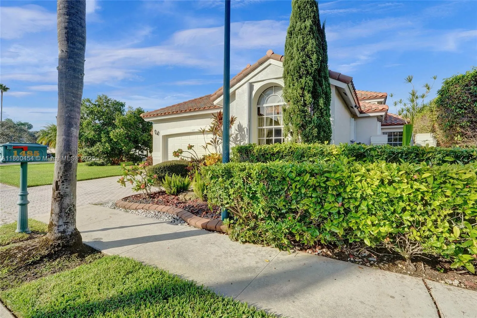 1485 W Lacosta Dr W, Pembroke Pines, Florida 33027, Pembroke Pines, Florida 33027, 4 Bedrooms Bedrooms, ,2 BathroomsBathrooms,Residential,For Sale,1485 W Lacosta Dr W, Pembroke Pines, Florida 33027,A11860454