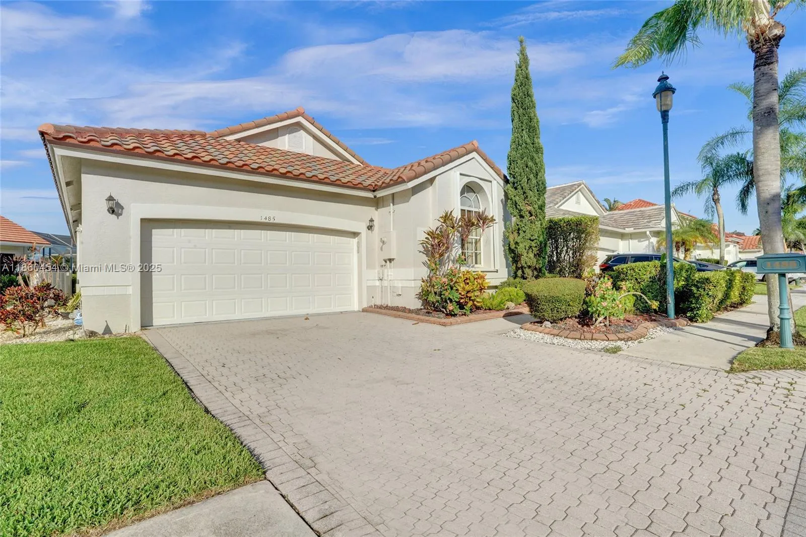 1485 W Lacosta Dr W, Pembroke Pines, Florida 33027, Pembroke Pines, Florida 33027, 4 Bedrooms Bedrooms, ,2 BathroomsBathrooms,Residential,For Sale,1485 W Lacosta Dr W, Pembroke Pines, Florida 33027,A11860454