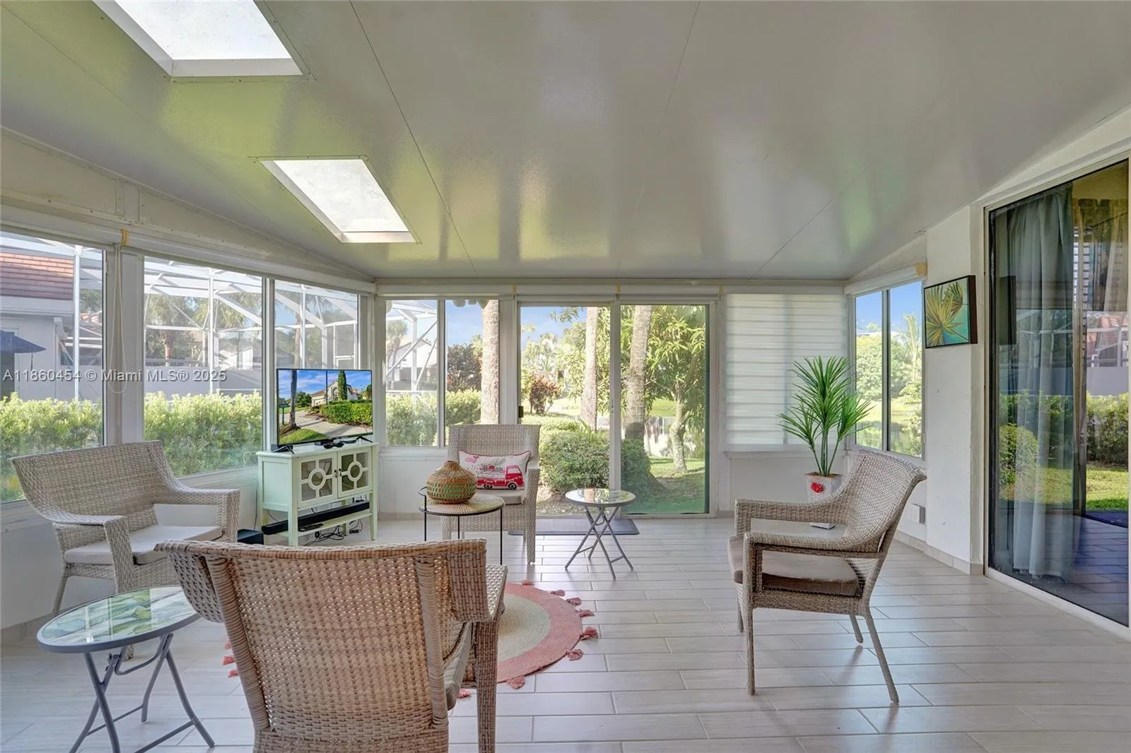 1485 W Lacosta Dr W, Pembroke Pines, Florida 33027, Pembroke Pines, Florida 33027, 4 Bedrooms Bedrooms, ,2 BathroomsBathrooms,Residential,For Sale,1485 W Lacosta Dr W, Pembroke Pines, Florida 33027,A11860454