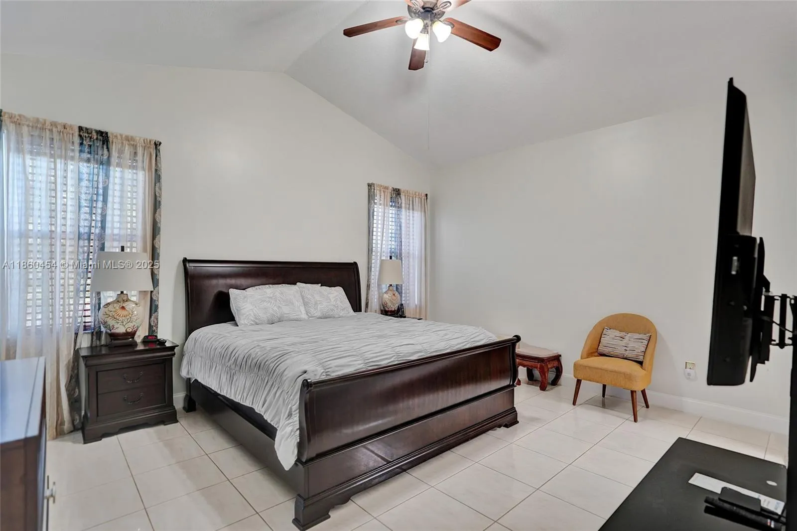 1485 W Lacosta Dr W, Pembroke Pines, Florida 33027, Pembroke Pines, Florida 33027, 4 Bedrooms Bedrooms, ,2 BathroomsBathrooms,Residential,For Sale,1485 W Lacosta Dr W, Pembroke Pines, Florida 33027,A11860454