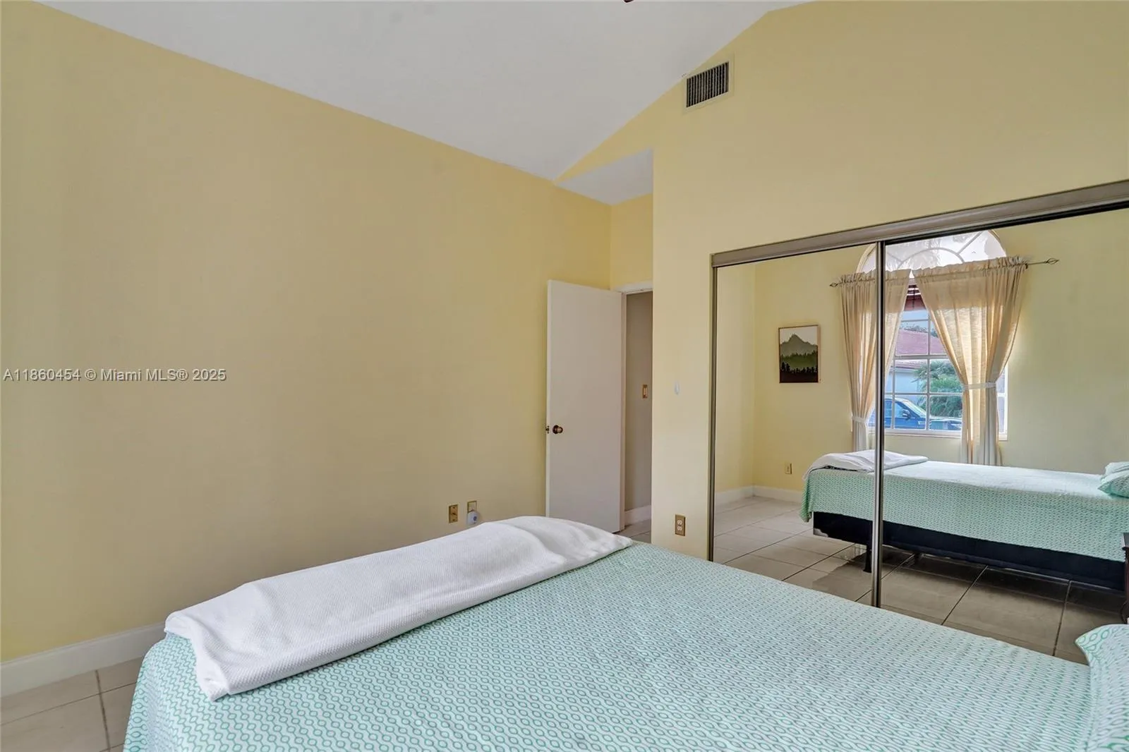 1485 W Lacosta Dr W, Pembroke Pines, Florida 33027, Pembroke Pines, Florida 33027, 4 Bedrooms Bedrooms, ,2 BathroomsBathrooms,Residential,For Sale,1485 W Lacosta Dr W, Pembroke Pines, Florida 33027,A11860454