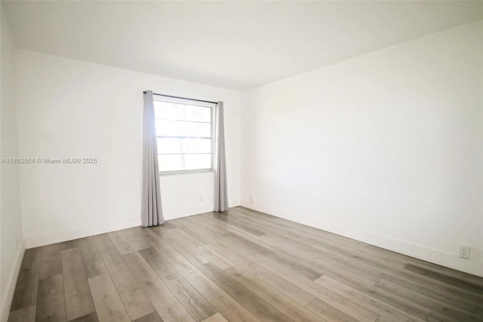 301 Sw 135th Ave 113c, Pembroke Pines, Florida 330, Pembroke Pines, Florida 33027, 2 Bedrooms Bedrooms, ,1 BathroomBathrooms,Residential,For Sale,301 Sw 135th Ave 113c, Pembroke Pines, Florida 330,A11862054