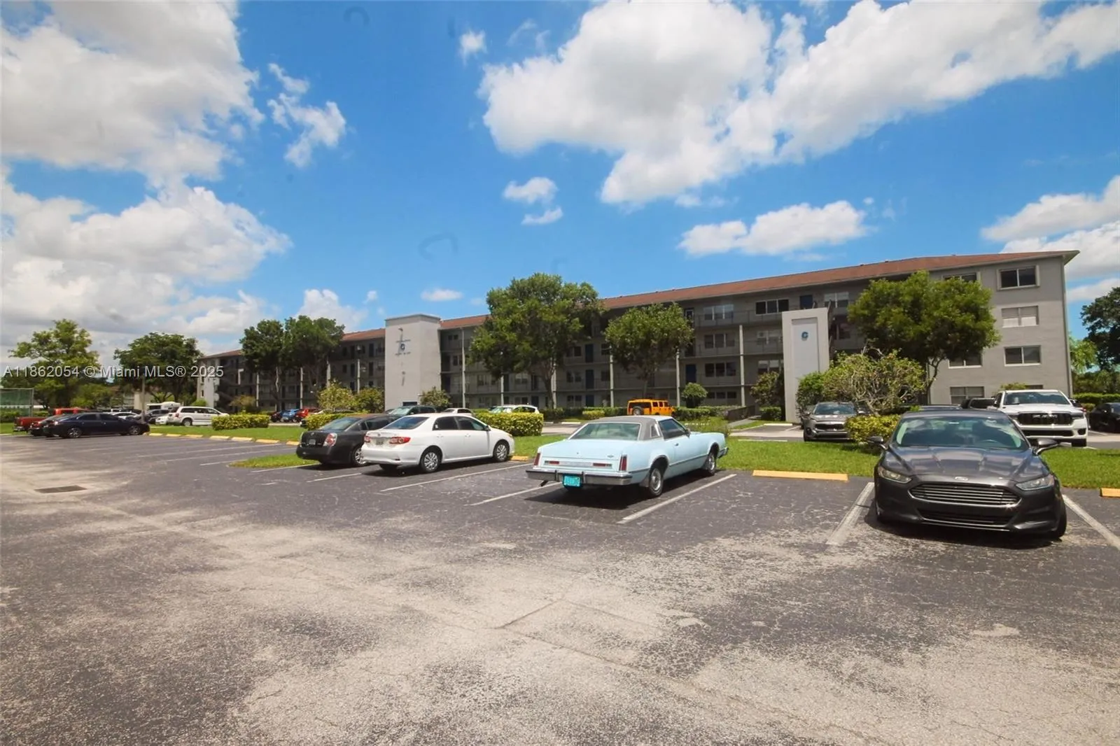 301 Sw 135th Ave 113c, Pembroke Pines, Florida 330, Pembroke Pines, Florida 33027, 2 Bedrooms Bedrooms, ,1 BathroomBathrooms,Residential,For Sale,301 Sw 135th Ave 113c, Pembroke Pines, Florida 330,A11862054