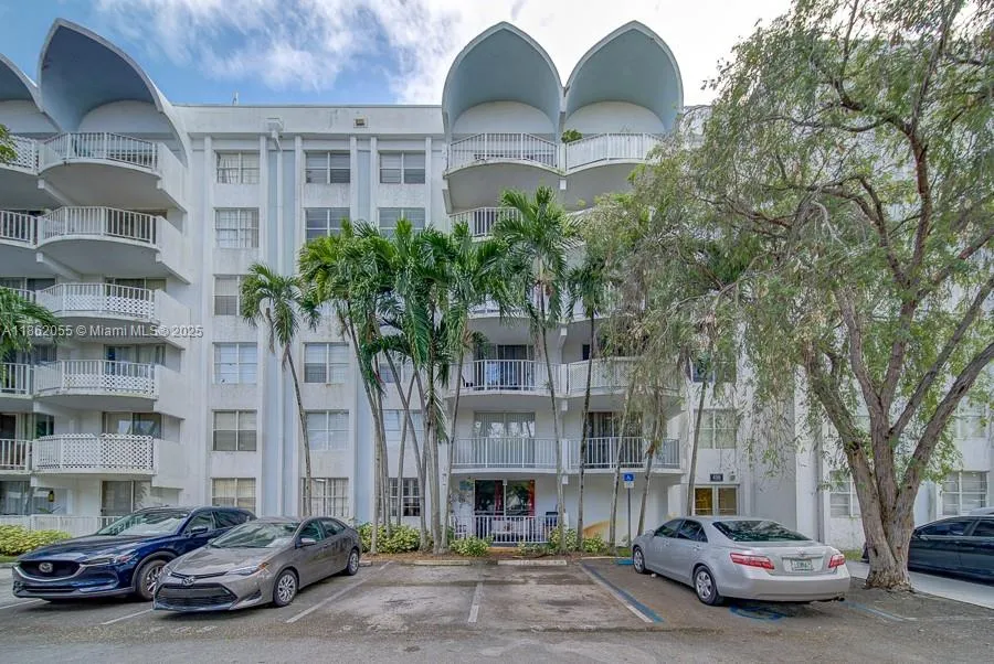 498 Nw 165th St Rd D-206, Miami, Florida 33169, Miami, Florida 33169, 2 Bedrooms Bedrooms, ,2 BathroomsBathrooms,Residential,For Sale,498 Nw 165th St Rd D-206, Miami, Florida 33169,A11862055