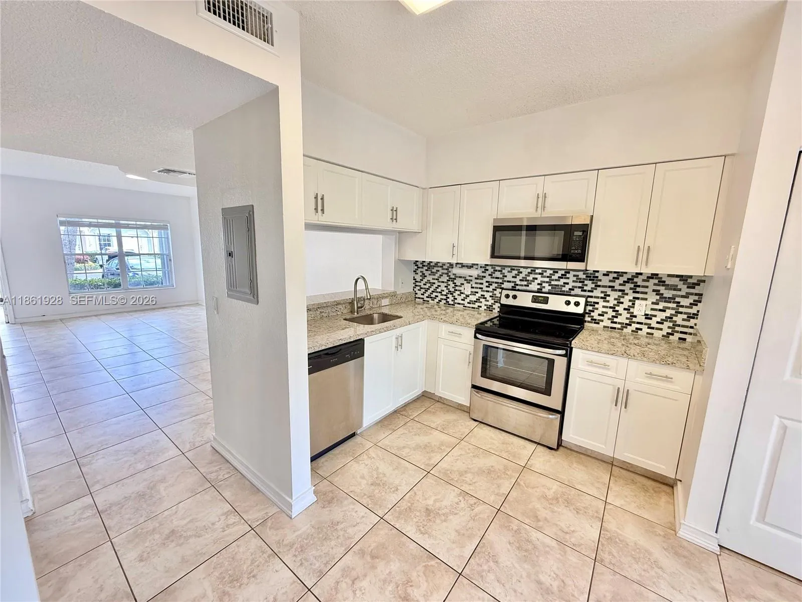 70 Whitehead Cir 70, Weston, Florida 33326, Weston, Florida 33326, 2 Bedrooms Bedrooms, ,2 BathroomsBathrooms,Residential Lease,For Rent,70 Whitehead Cir 70, Weston, Florida 33326,A11861928