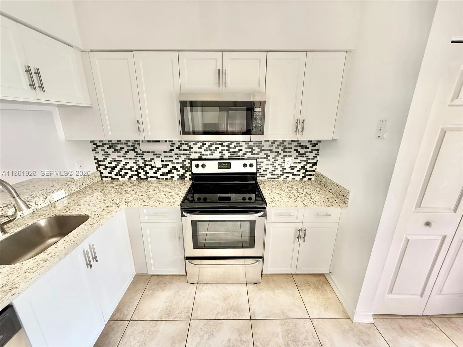 70 Whitehead Cir 70, Weston, Florida 33326, Weston, Florida 33326, 2 Bedrooms Bedrooms, ,2 BathroomsBathrooms,Residential Lease,For Rent,70 Whitehead Cir 70, Weston, Florida 33326,A11861928