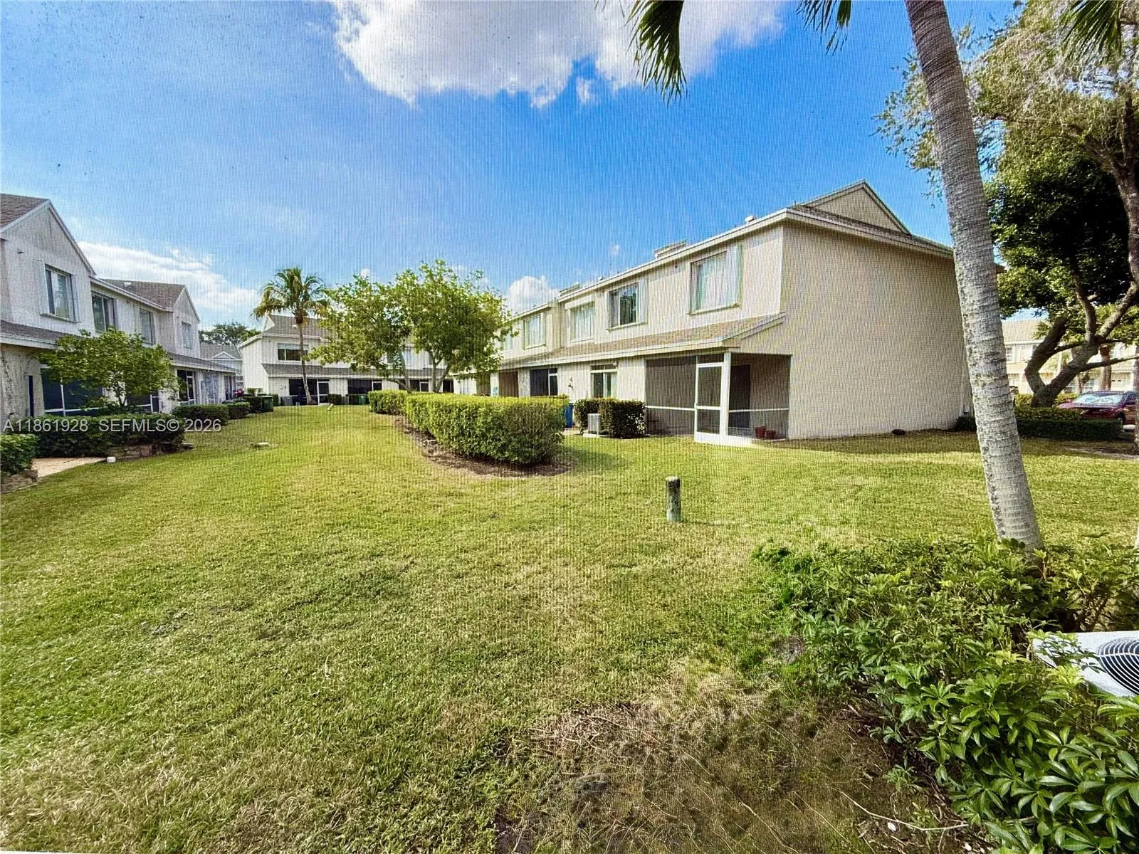 70 Whitehead Cir 70, Weston, Florida 33326, Weston, Florida 33326, 2 Bedrooms Bedrooms, ,2 BathroomsBathrooms,Residential Lease,For Rent,70 Whitehead Cir 70, Weston, Florida 33326,A11861928