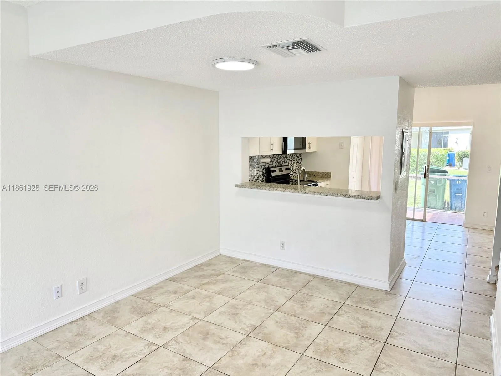 70 Whitehead Cir 70, Weston, Florida 33326, Weston, Florida 33326, 2 Bedrooms Bedrooms, ,2 BathroomsBathrooms,Residential Lease,For Rent,70 Whitehead Cir 70, Weston, Florida 33326,A11861928