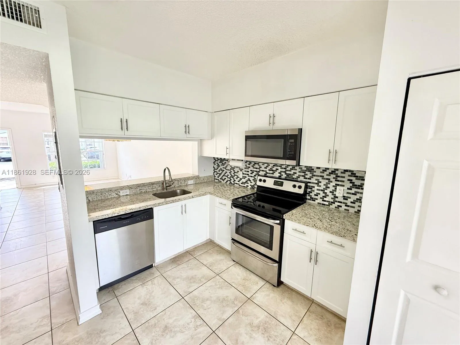 70 Whitehead Cir 70, Weston, Florida 33326, Weston, Florida 33326, 2 Bedrooms Bedrooms, ,2 BathroomsBathrooms,Residential Lease,For Rent,70 Whitehead Cir 70, Weston, Florida 33326,A11861928