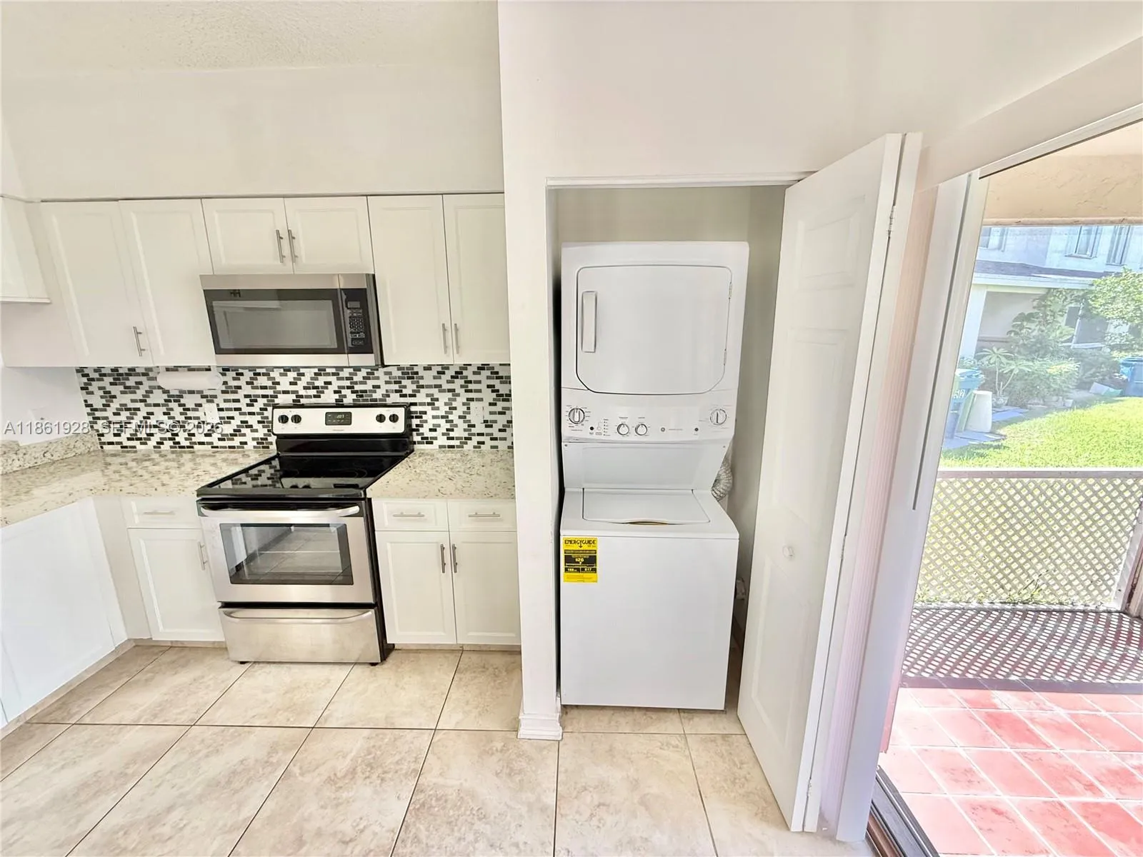 70 Whitehead Cir 70, Weston, Florida 33326, Weston, Florida 33326, 2 Bedrooms Bedrooms, ,2 BathroomsBathrooms,Residential Lease,For Rent,70 Whitehead Cir 70, Weston, Florida 33326,A11861928