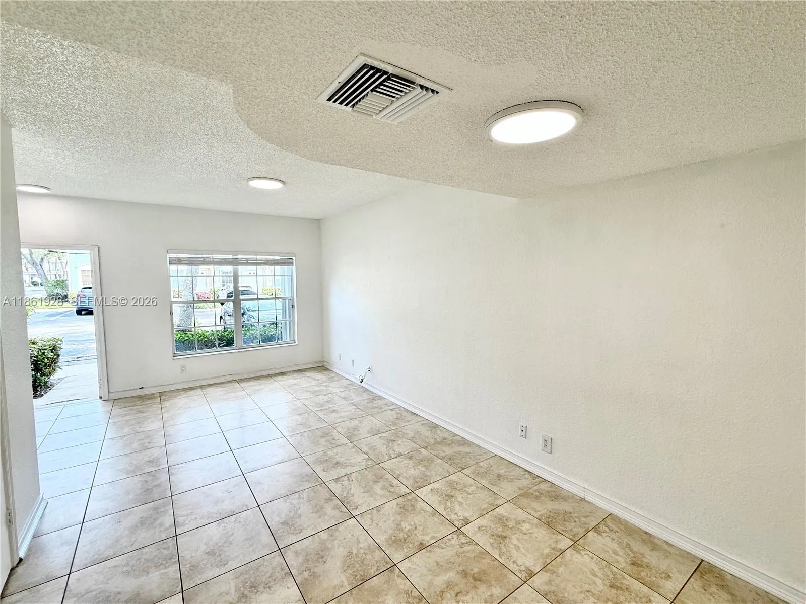 70 Whitehead Cir 70, Weston, Florida 33326, Weston, Florida 33326, 2 Bedrooms Bedrooms, ,2 BathroomsBathrooms,Residential Lease,For Rent,70 Whitehead Cir 70, Weston, Florida 33326,A11861928