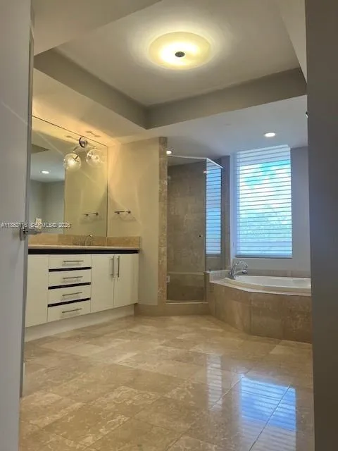 10 Edgewater Dr 4h, Coral Gables, Florida 33133, Coral Gables, Florida 33133, 2 Bedrooms Bedrooms, ,3 BathroomsBathrooms,Residential,For Sale,10 Edgewater Dr 4h, Coral Gables, Florida 33133,A11860116