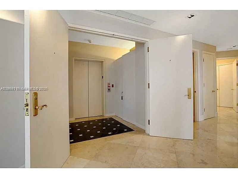 10 Edgewater Dr 4h, Coral Gables, Florida 33133, Coral Gables, Florida 33133, 2 Bedrooms Bedrooms, ,3 BathroomsBathrooms,Residential,For Sale,10 Edgewater Dr 4h, Coral Gables, Florida 33133,A11860116