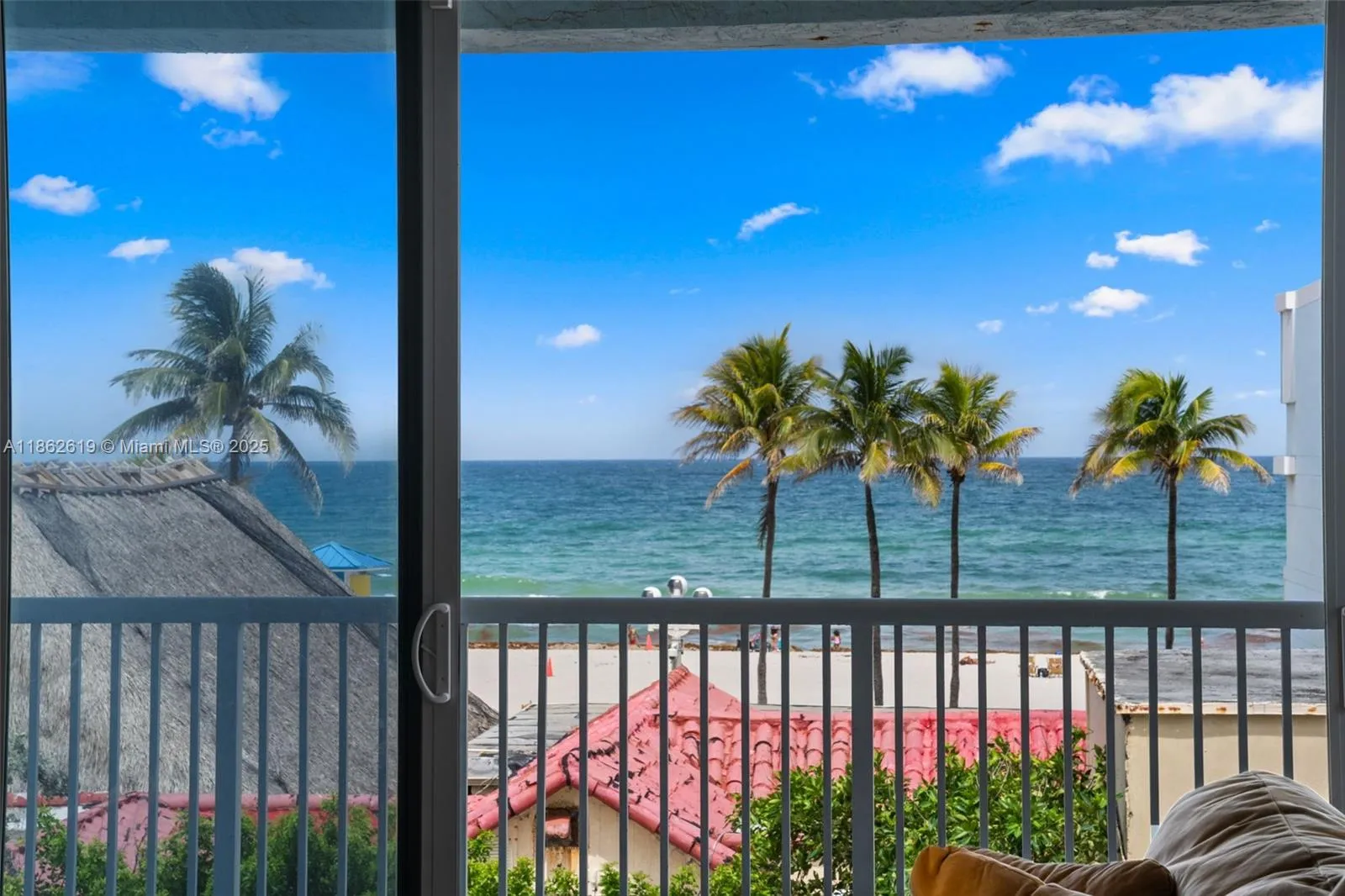 311 N Surf Rd 311, Hollywood, Florida 33019, Hollywood, Florida 33019, 2 Bedrooms Bedrooms, ,2 BathroomsBathrooms,Residential Lease,For Rent,311 N Surf Rd 311, Hollywood, Florida 33019,A11862619
