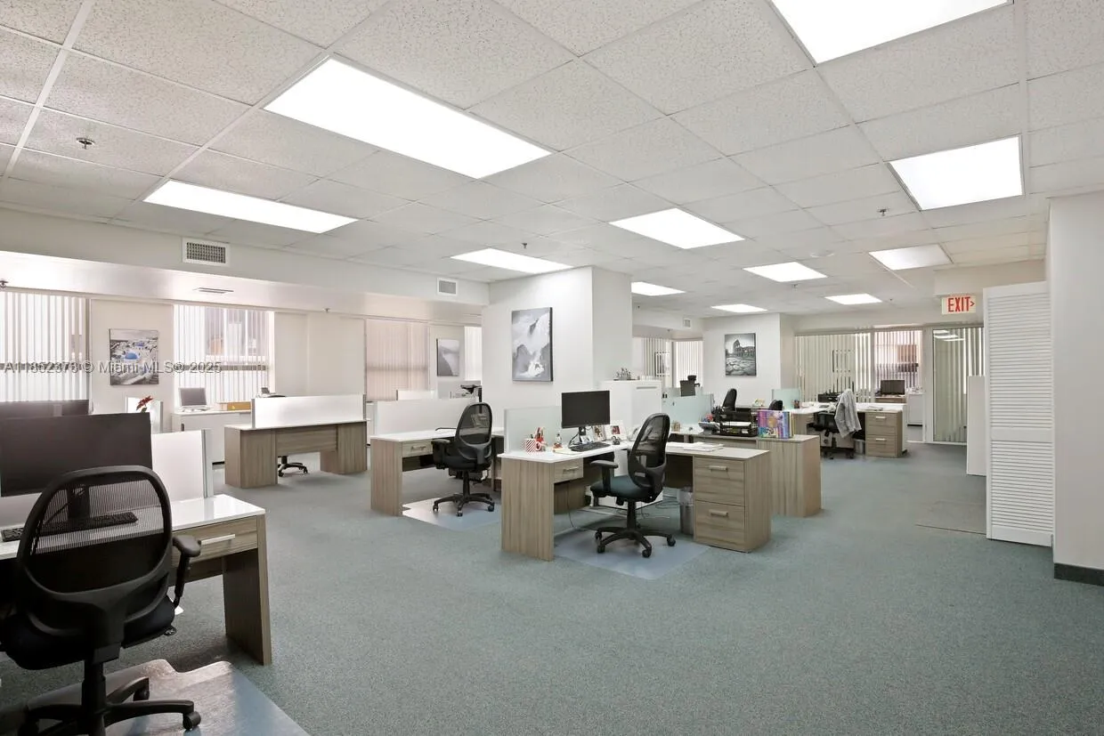 168 Se 1st St 9, Miami, Florida 33131, Miami, Florida 33131, ,Commercial Lease,For Rent,168 Se 1st St 9, Miami, Florida 33131,A11852373