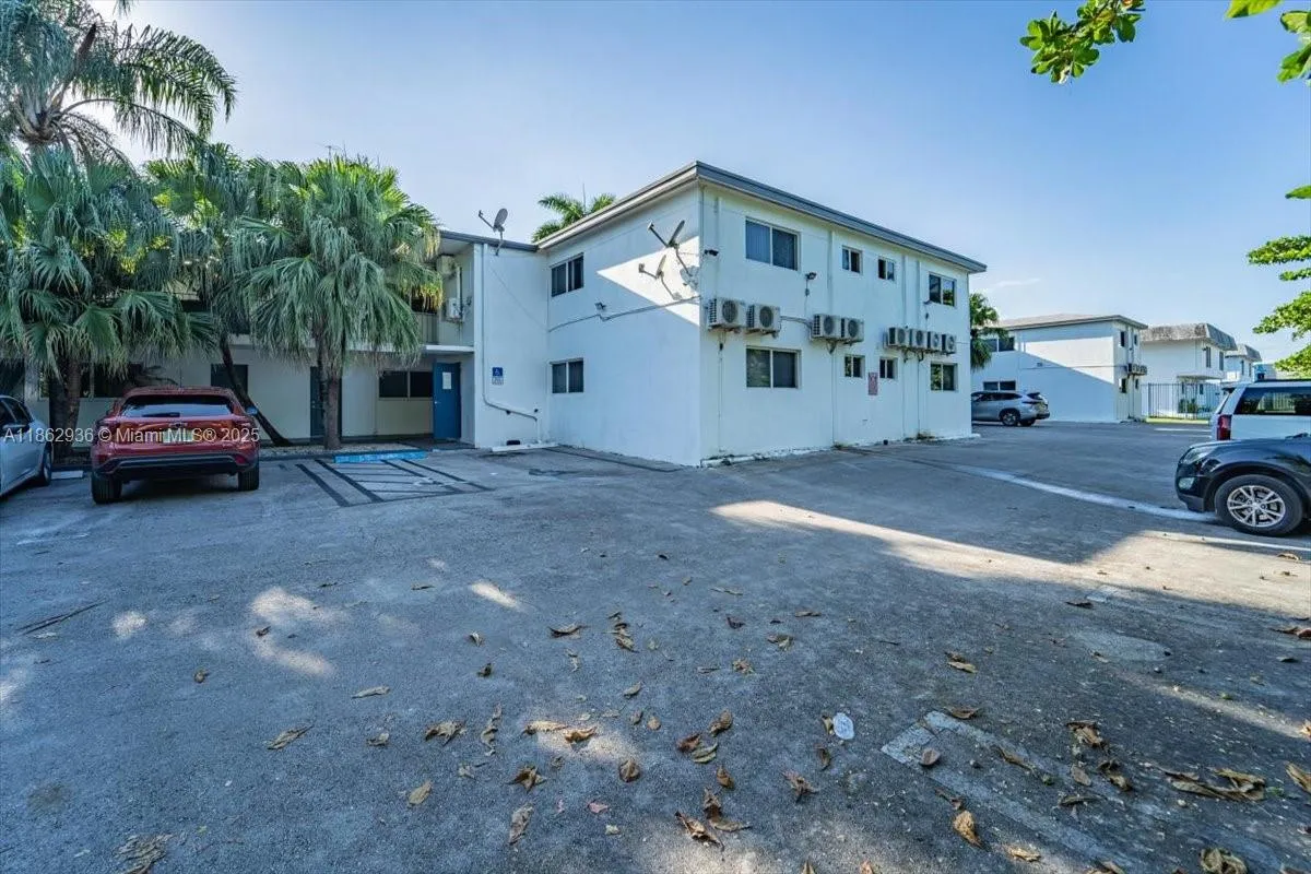 13201 Memorial Hwy, North Miami, Florida 33161, North Miami, Florida 33161, ,Residential Income,For Sale,13201 Memorial Hwy, North Miami, Florida 33161,A11862936