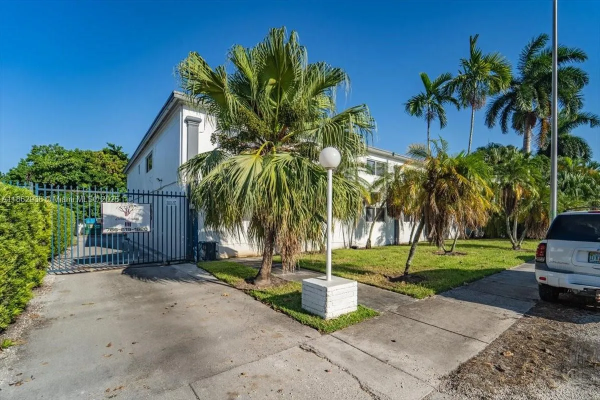 13201 Memorial Hwy, North Miami, Florida 33161, North Miami, Florida 33161, ,Residential Income,For Sale,13201 Memorial Hwy, North Miami, Florida 33161,A11862936