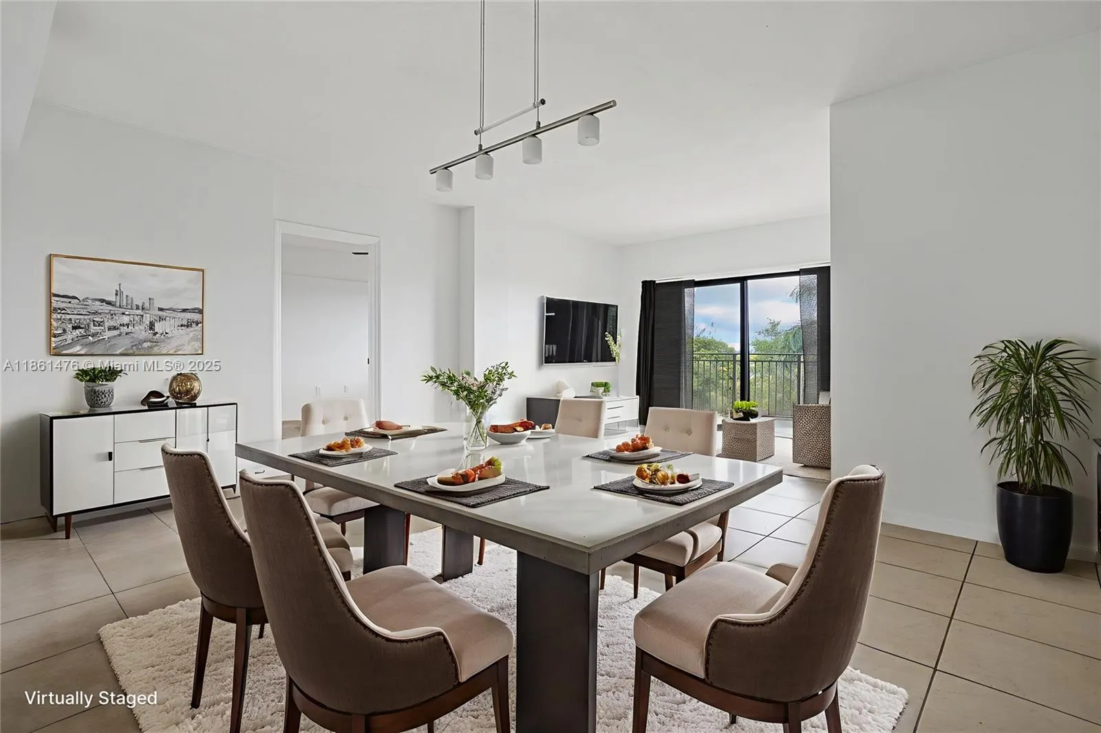 9340 Fontainebleau Blvd W505, Miami, Florida 33172, Miami, Florida 33172, 3 Bedrooms Bedrooms, ,2 BathroomsBathrooms,Residential,For Sale,9340 Fontainebleau Blvd W505, Miami, Florida 33172,A11861476