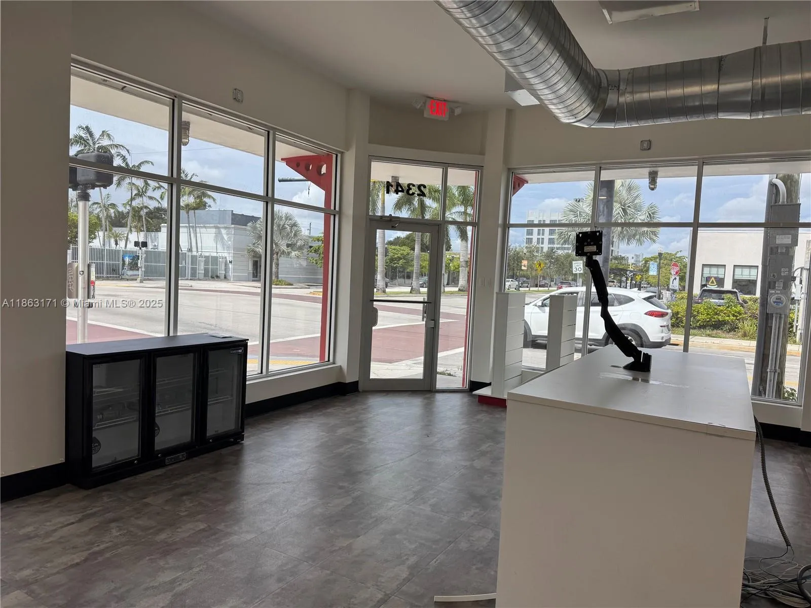2341 Hollywood Blvd, Hollywood, Florida 33020, Hollywood, Florida 33020, ,Commercial Lease,For Rent,2341 Hollywood Blvd, Hollywood, Florida 33020,A11863171