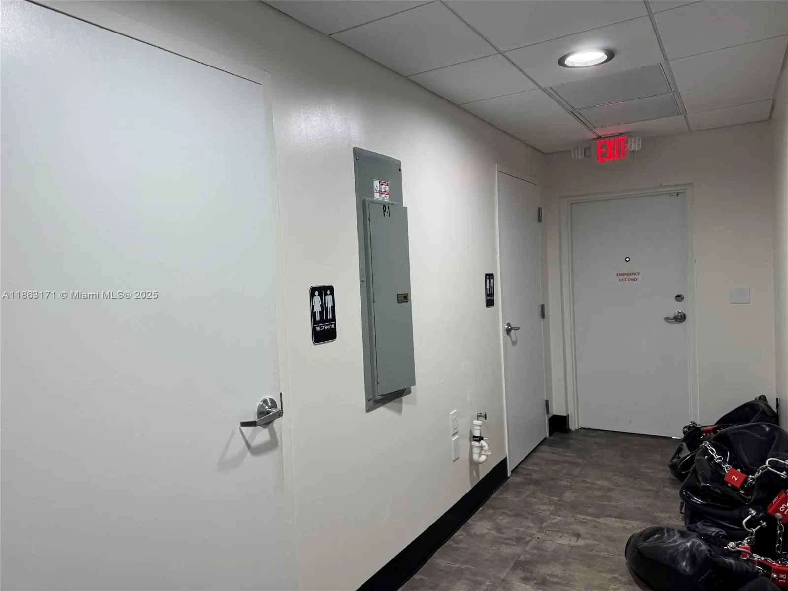 2341 Hollywood Blvd, Hollywood, Florida 33020, Hollywood, Florida 33020, ,Commercial Lease,For Rent,2341 Hollywood Blvd, Hollywood, Florida 33020,A11863171