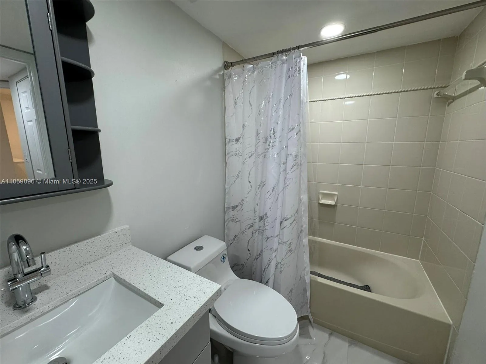 Pembroke Pines, Florida 33024, 2 Bedrooms Bedrooms, ,2 BathroomsBathrooms,Residential Lease,For Rent,A11859896