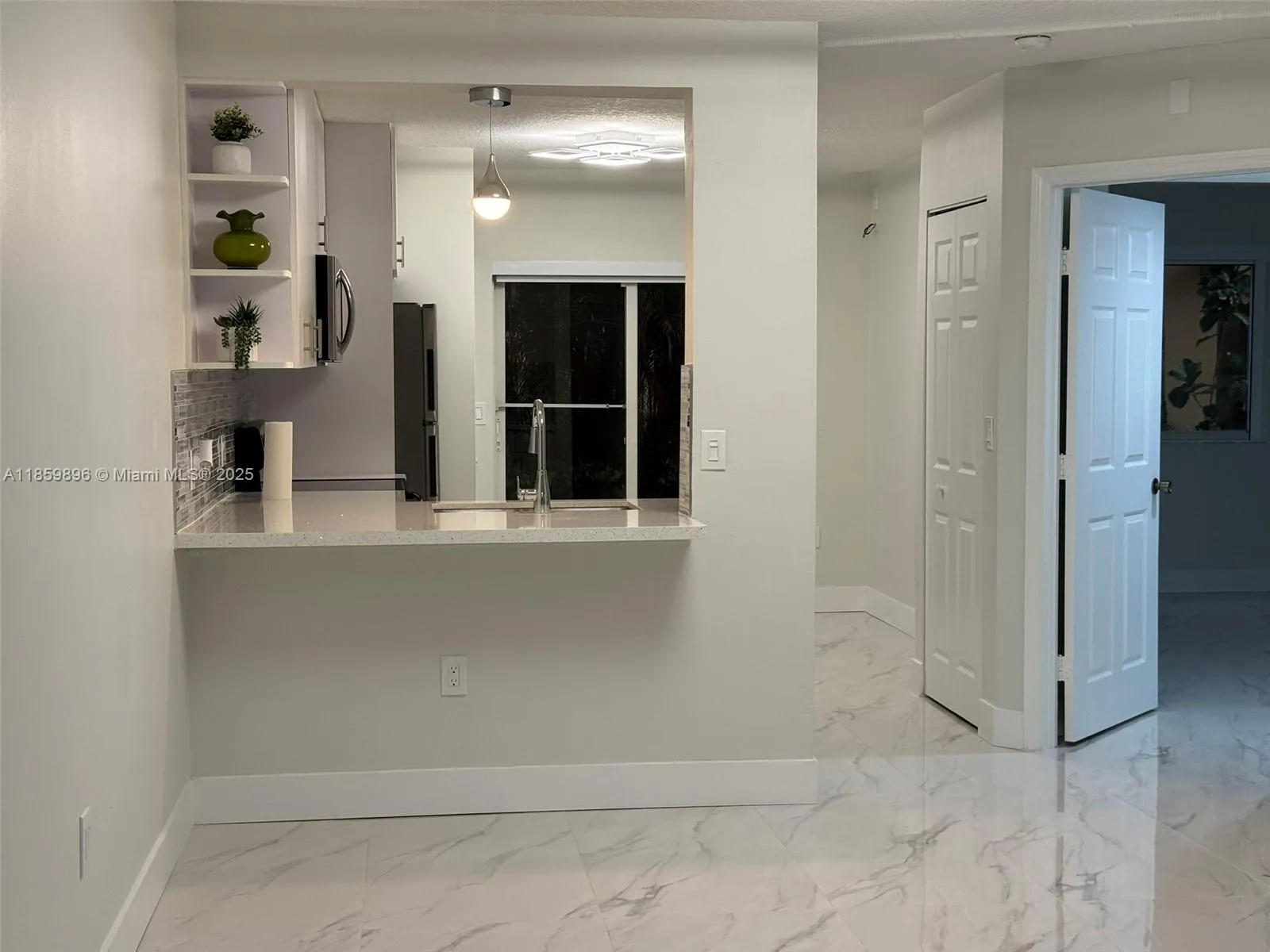 Pembroke Pines, Florida 33024, 2 Bedrooms Bedrooms, ,2 BathroomsBathrooms,Residential Lease,For Rent,A11859896