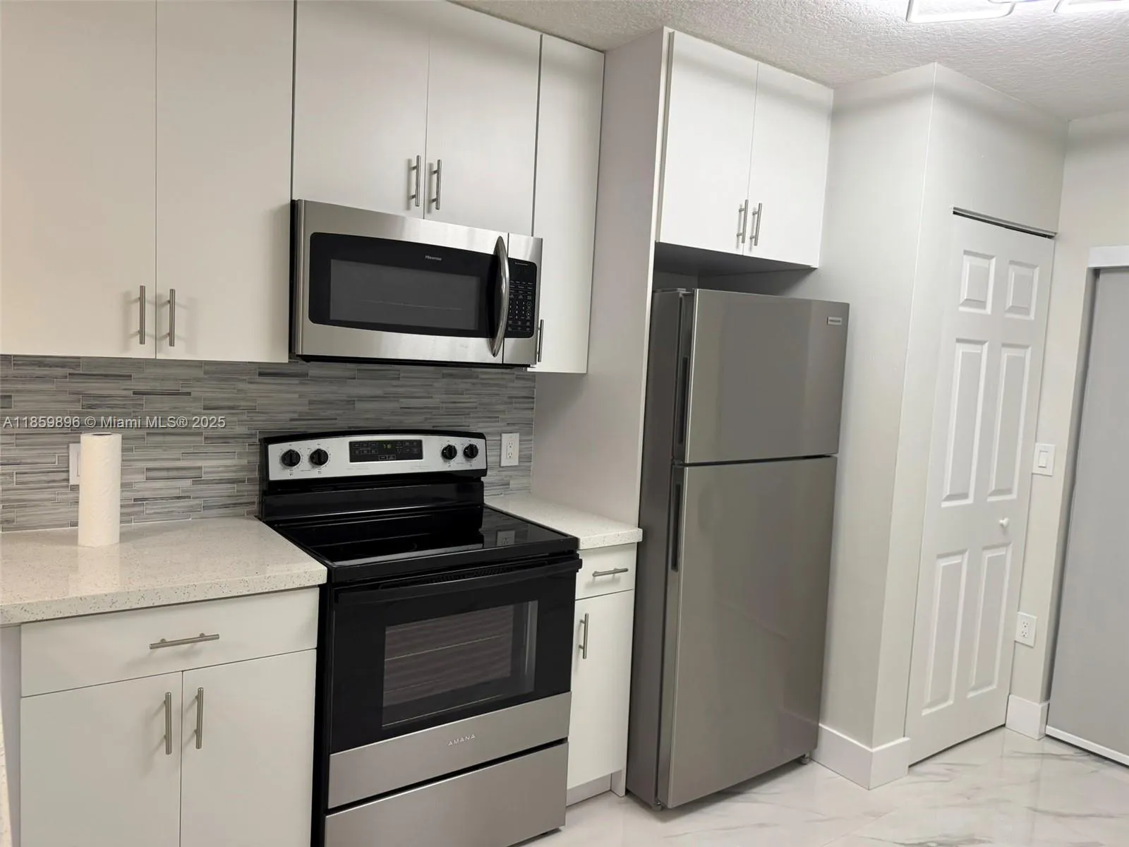 Pembroke Pines, Florida 33024, 2 Bedrooms Bedrooms, ,2 BathroomsBathrooms,Residential Lease,For Rent,A11859896