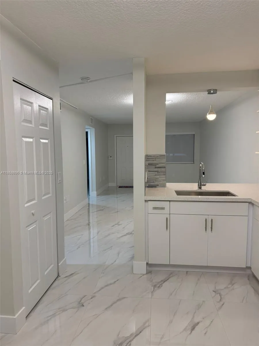 Pembroke Pines, Florida 33024, 2 Bedrooms Bedrooms, ,2 BathroomsBathrooms,Residential Lease,For Rent,A11859896