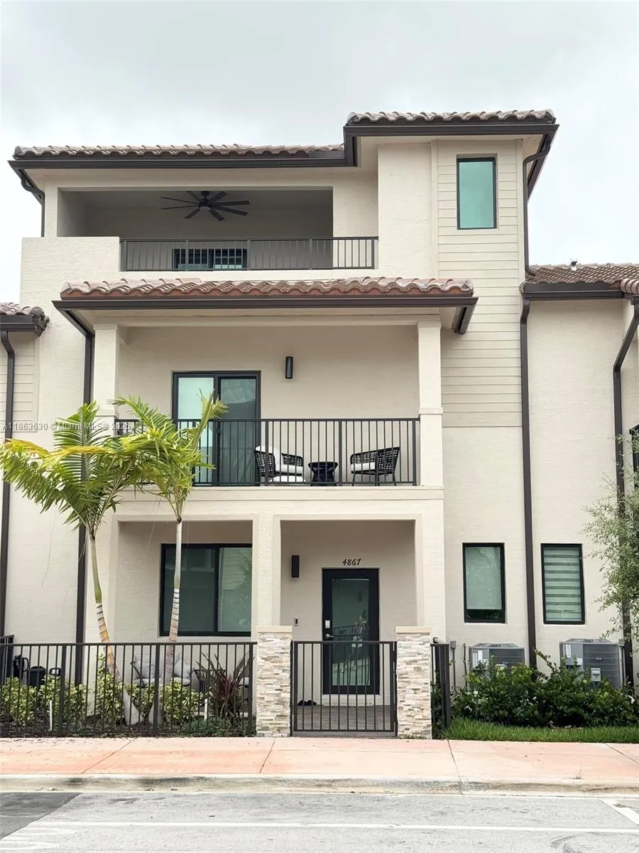 4867 Nw 84th Ave, Doral, Florida 33166, Doral, Florida 33166, 3 Bedrooms Bedrooms, ,2 BathroomsBathrooms,Residential,For Sale,4867 Nw 84th Ave, Doral, Florida 33166,A11863630