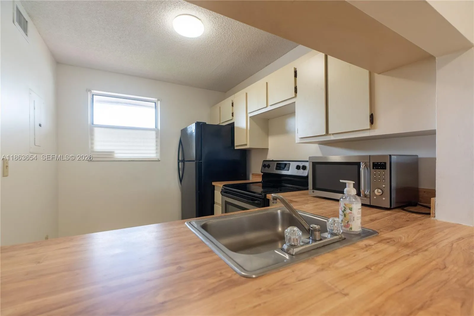 721 Nw 103rd Ter 202, Pembroke Pines, Florida 3302, Pembroke Pines, Florida 33026, 2 Bedrooms Bedrooms, ,2 BathroomsBathrooms,Residential,For Sale,721 Nw 103rd Ter 202, Pembroke Pines, Florida 3302,A11863654