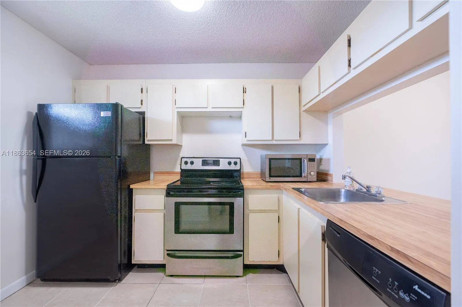 721 Nw 103rd Ter 202, Pembroke Pines, Florida 3302, Pembroke Pines, Florida 33026, 2 Bedrooms Bedrooms, ,2 BathroomsBathrooms,Residential,For Sale,721 Nw 103rd Ter 202, Pembroke Pines, Florida 3302,A11863654