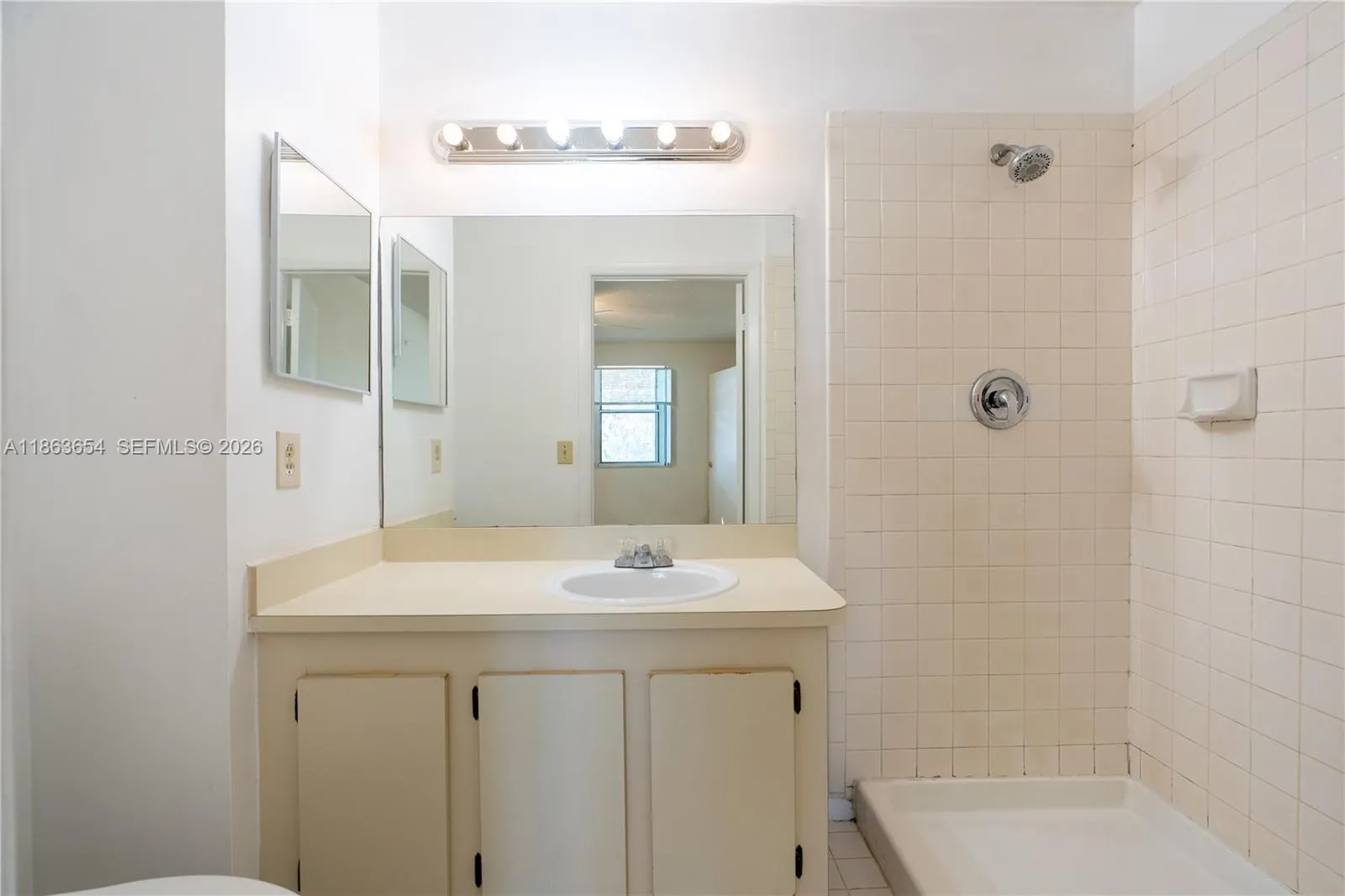 721 Nw 103rd Ter 202, Pembroke Pines, Florida 3302, Pembroke Pines, Florida 33026, 2 Bedrooms Bedrooms, ,2 BathroomsBathrooms,Residential,For Sale,721 Nw 103rd Ter 202, Pembroke Pines, Florida 3302,A11863654