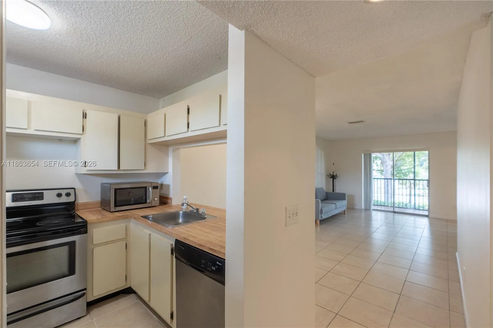 721 Nw 103rd Ter 202, Pembroke Pines, Florida 3302, Pembroke Pines, Florida 33026, 2 Bedrooms Bedrooms, ,2 BathroomsBathrooms,Residential,For Sale,721 Nw 103rd Ter 202, Pembroke Pines, Florida 3302,A11863654