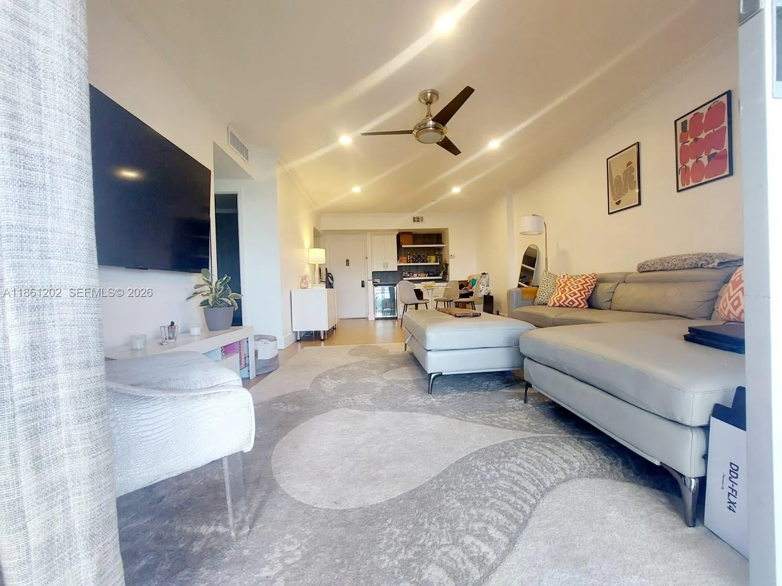 4400 Hillcrest Dr 1005a, Hollywood, Florida 33021, Hollywood, Florida 33021, 1 Bedroom Bedrooms, ,1 BathroomBathrooms,Residential,For Sale,4400 Hillcrest Dr 1005a, Hollywood, Florida 33021,A11861202