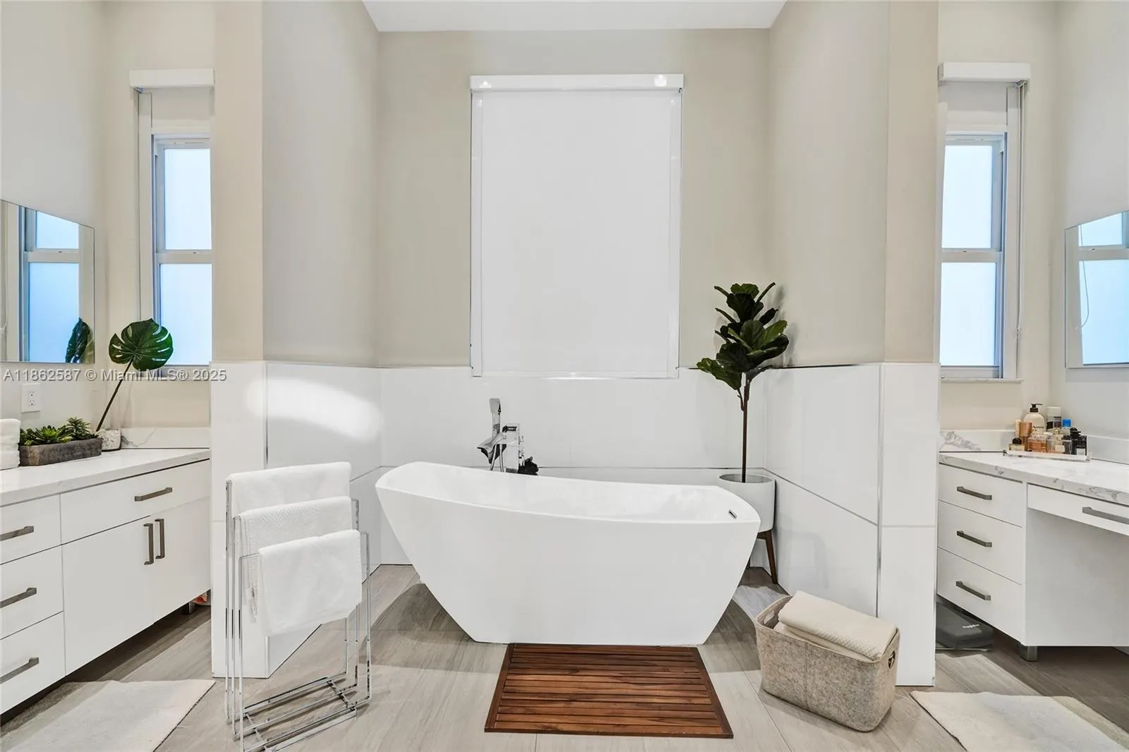 411 Nw 125th Ave, Miami, Florida 33182, Miami, Florida 33182, 6 Bedrooms Bedrooms, ,4 BathroomsBathrooms,Residential,For Sale,411 Nw 125th Ave, Miami, Florida 33182,A11862587