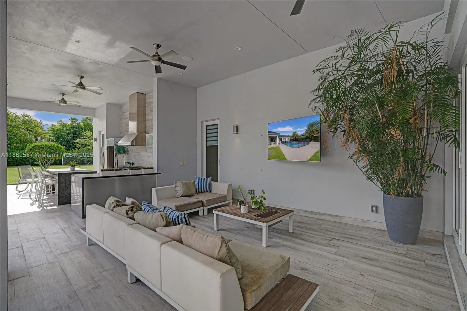 411 Nw 125th Ave, Miami, Florida 33182, Miami, Florida 33182, 6 Bedrooms Bedrooms, ,4 BathroomsBathrooms,Residential,For Sale,411 Nw 125th Ave, Miami, Florida 33182,A11862587