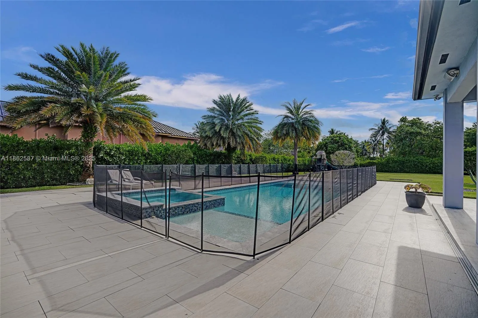 411 Nw 125th Ave, Miami, Florida 33182, Miami, Florida 33182, 6 Bedrooms Bedrooms, ,4 BathroomsBathrooms,Residential,For Sale,411 Nw 125th Ave, Miami, Florida 33182,A11862587