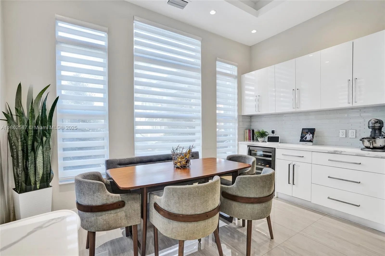 411 Nw 125th Ave, Miami, Florida 33182, Miami, Florida 33182, 6 Bedrooms Bedrooms, ,4 BathroomsBathrooms,Residential,For Sale,411 Nw 125th Ave, Miami, Florida 33182,A11862587