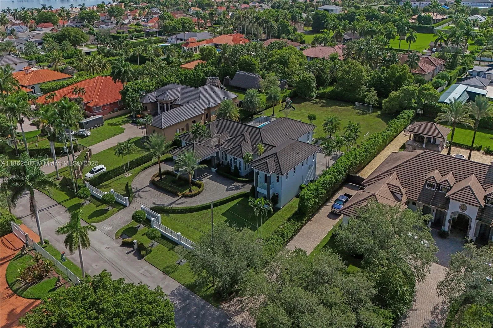 411 Nw 125th Ave, Miami, Florida 33182, Miami, Florida 33182, 6 Bedrooms Bedrooms, ,4 BathroomsBathrooms,Residential,For Sale,411 Nw 125th Ave, Miami, Florida 33182,A11862587