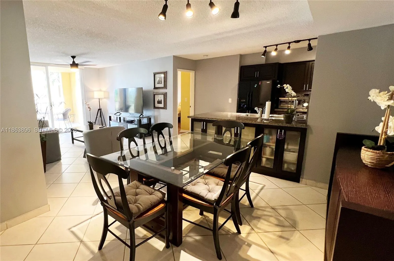 19555 E Country Club Dr 8305, Aventura, Florida 33, Aventura, Florida 33180, 2 Bedrooms Bedrooms, ,2 BathroomsBathrooms,Residential,For Sale,19555 E Country Club Dr 8305, Aventura, Florida 33,A11863896